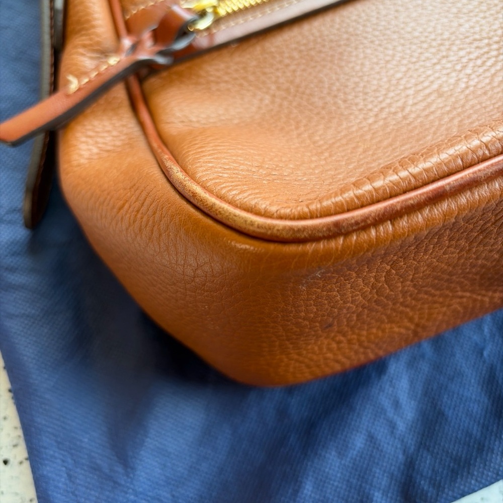 Dooney & Bourke pebble grain piper medium brown leather crossbody bag caramel - Picture 6 of 12